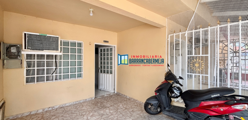 CASA Y APT ESTIDIO EN VENTA BARRIO LIBERTAD