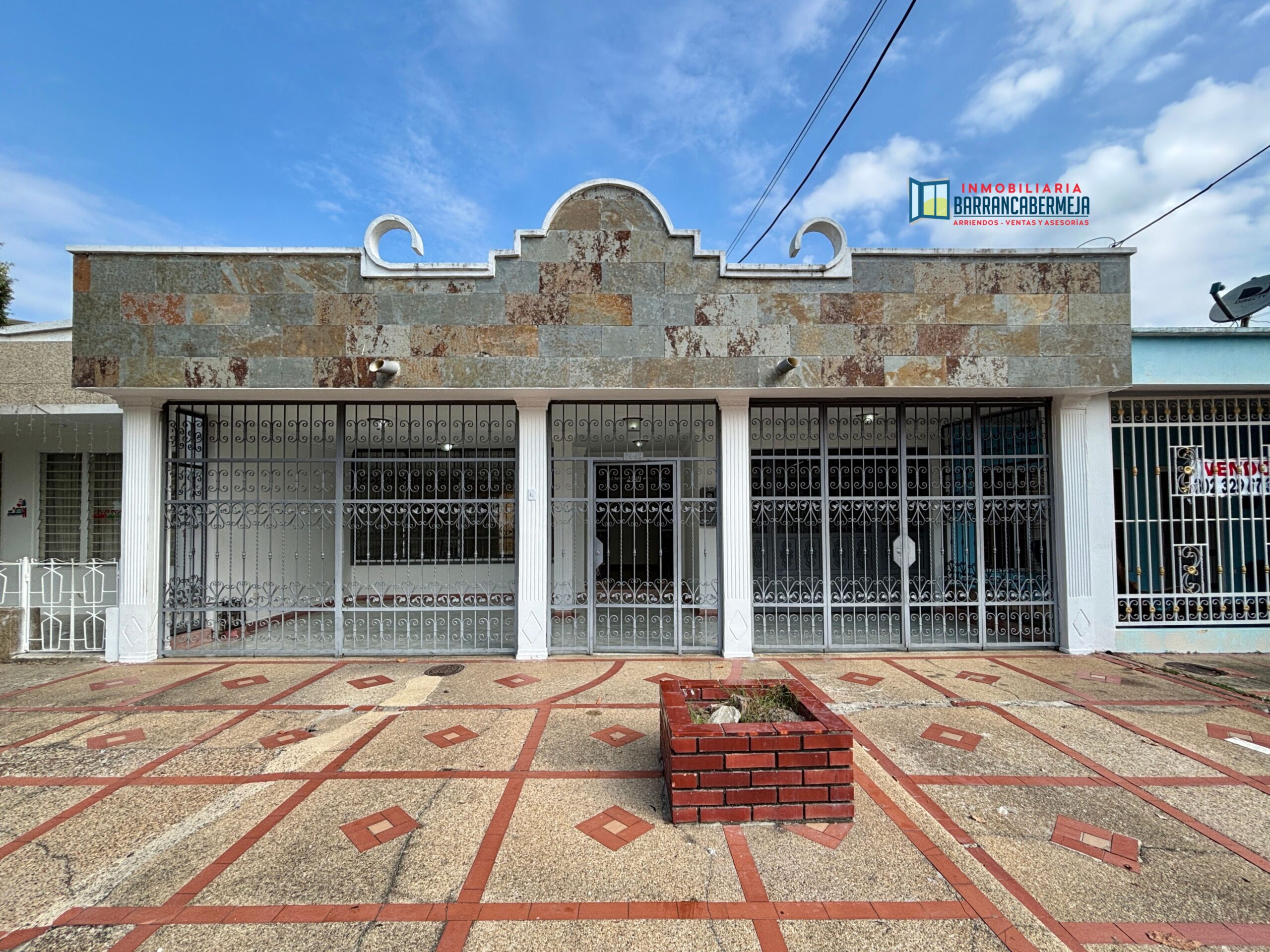 CASA EN VENTA BARRIO RECREO