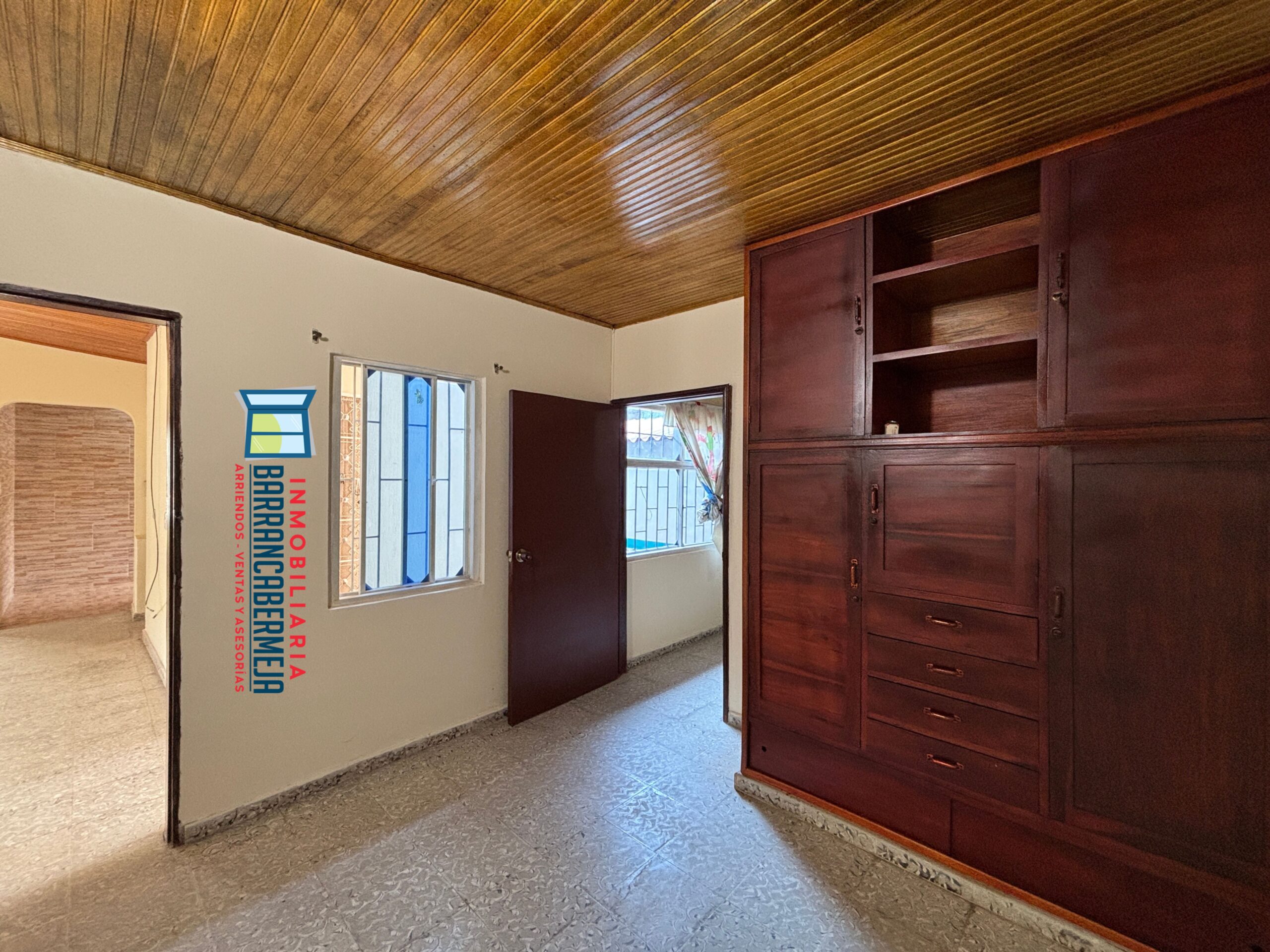 CASA EN VENTA BARRIO CINCUENTENARIO